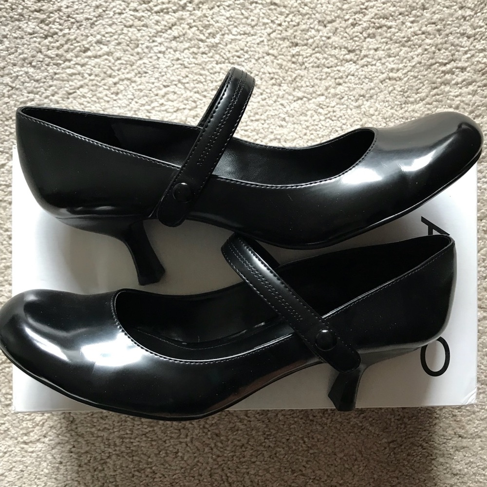 Women’s Aldo black dress shoes